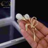 Ghim cài áo hoa tulip ngọc trai đính đá cao cấp - Mây Ánh Kim