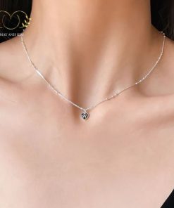 dây chuyền trái tim khắc nơ thanh lịch