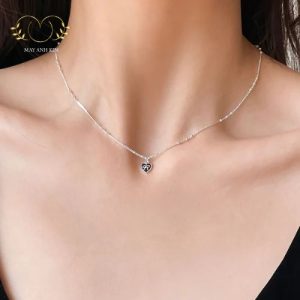 dây chuyền trái tim khắc nơ thanh lịch