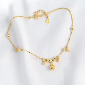 Lắc chân mang chân nào để hút tài lộc, bình an? Bí mật phong thủy 2 lắc chân mang chân nào