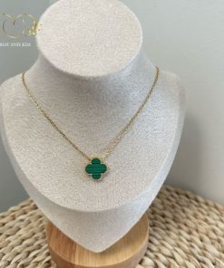Dây chuyền cỏ 4 lá đá màu viền vàng - Mây Ánh Kim 11 Dây chuyền cỏ 4 lá xanh lá tinh tế