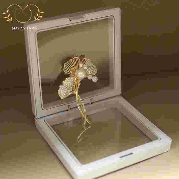 Tặng Ghim Cài Áo Có Ý Nghĩa Gì? Khám Phá Ý Nghĩa Và Cách Chọn Lựa Mới Nhất 2026 5 Ghim cài áo trở thành món quà được nhiều người lựa chọn