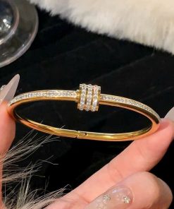Lắc tay nữ mạ vàng cao cấp