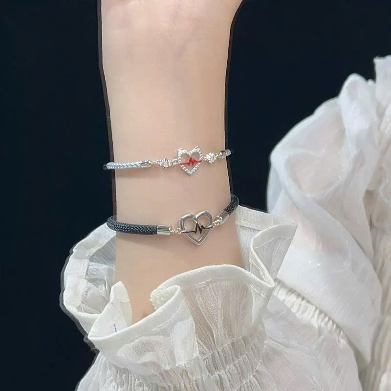 Mua vòng tay đôi tinh tế