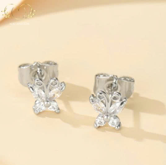 Bông Tai Nữ Hình Bướm Đính Đá Lấp Lánh Cao Cấp – Trang Sức Sang Trọng Dễ Phối Đồ - Mây Ánh Kim 2 Bông Tai Nữ Hình Bướm Đính Đá Lấp Lánh Cao Cấp – Trang Sức Sang Trọng Dễ Phối Đồ - Mây Ánh Kim